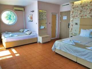 Отель Aphrodite Beach Hotel Несебр Номер-студио с видом на море и балконом-9