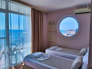 Отель Aphrodite Beach Hotel Несебр Номер-студио с видом на море и балконом-12